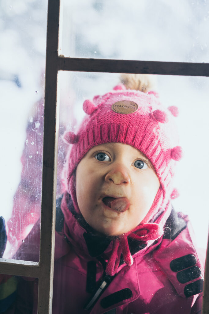 Laps õues. Tore laps. Piltsberg